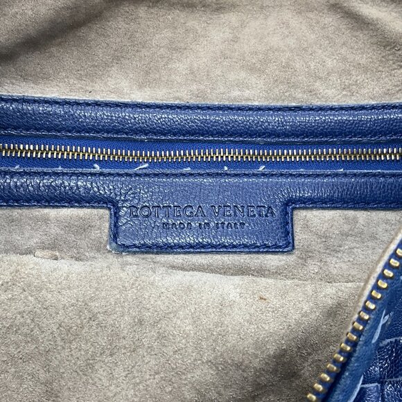 Bottega Veneta Blue Intrecciato Leather Shoulder Bag - Picture 8 of 9